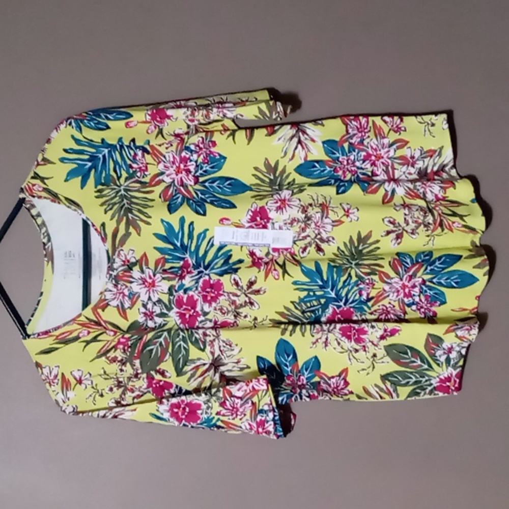 Time and Tru Lemon Lime Floral Scoop Neck Tee 2X (20) NWT
